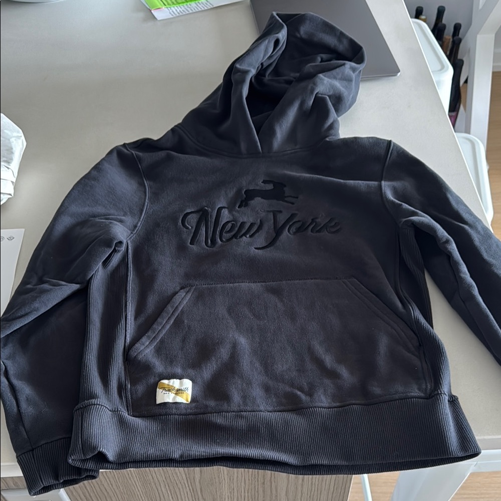 Tracksmith New York sweatshirt - women’s S